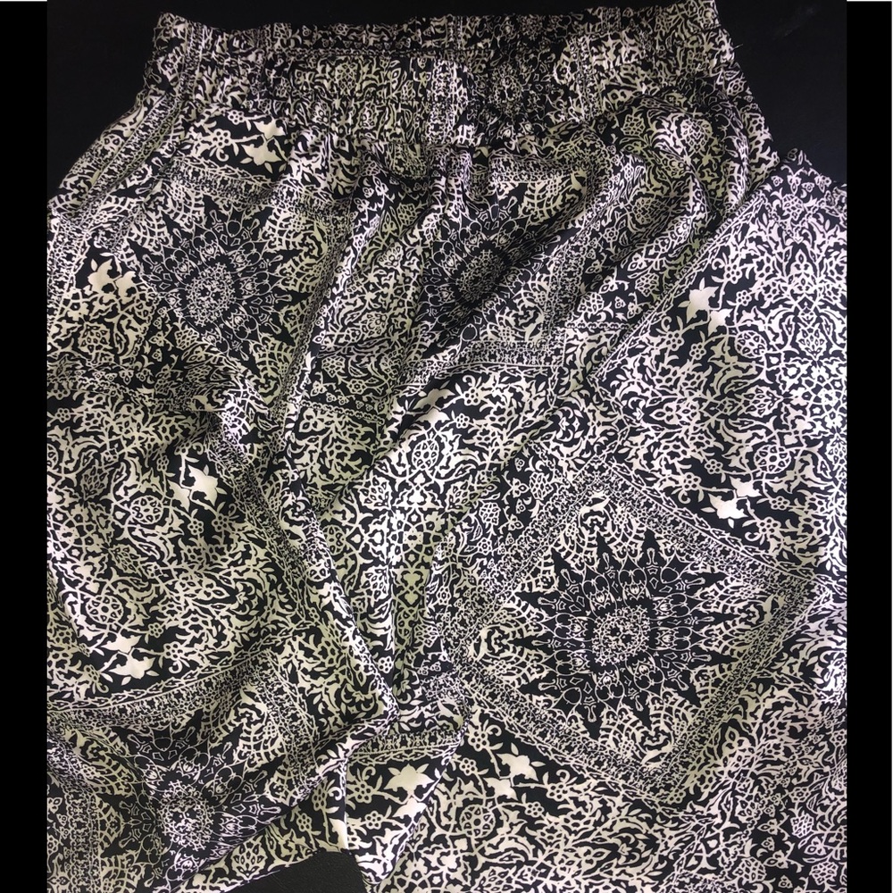 Black and white printed silky lounge pants/sleep pants etc & with pockets